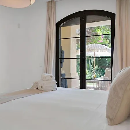 Arqueros Luxury - Private Garden & Pool Daire Benahavís