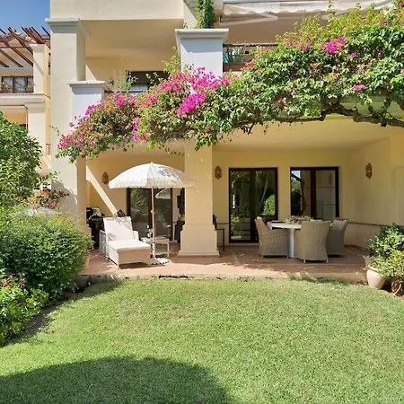 Daire Arqueros Luxury - Private Garden & Pool *